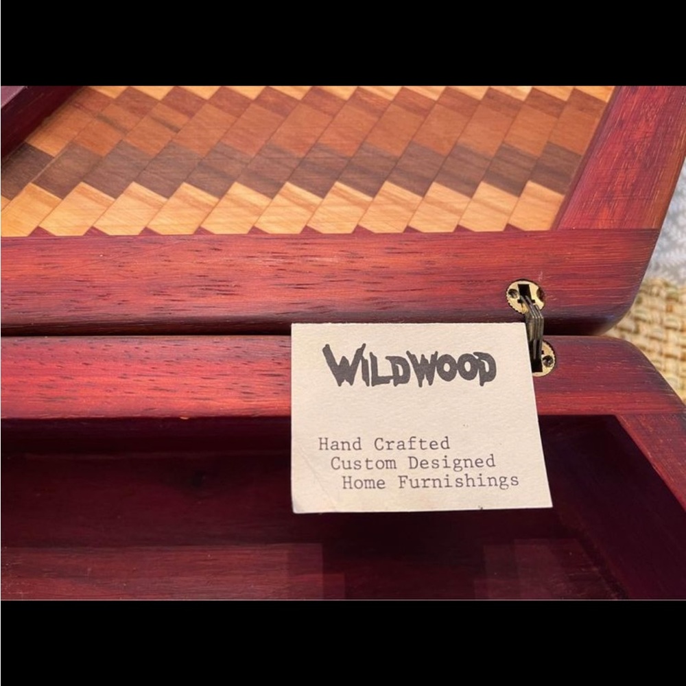 WILDWOOD handcrafted box in pristine - Picture 2 of 8
